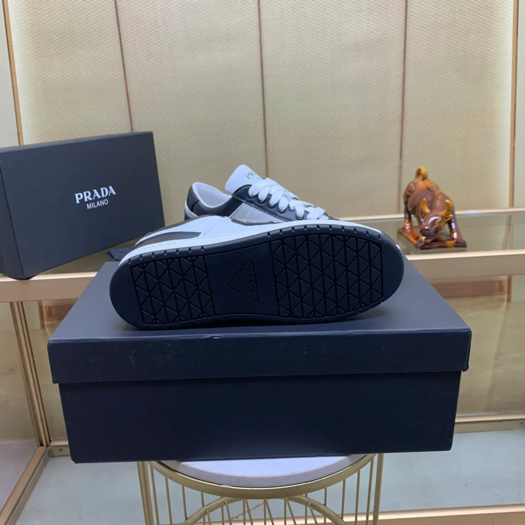 💰660.巜PRADA》Prada: Top 🔝purchasing agent🔍🔍The latest men’s counters are on sale simultaneously, high-quality original calfskin imported from Italy 🇮🇹. Brand logo* (prominent·high-end·noble·class·) exquisite workmanship (imported from Italy🇮🇹 Sole: Original sole provided by the original factory, ⚠️exclusive double-layer activity, TPR rubber, combination outsole; super comfortable, wear-resistant, non-slip, environmentally friendly🌳🌳🌳, real shot🎬The real thing is more beautiful🔍🔍 (high quality, follow the order) code number 38 to 44 (.45 customized)